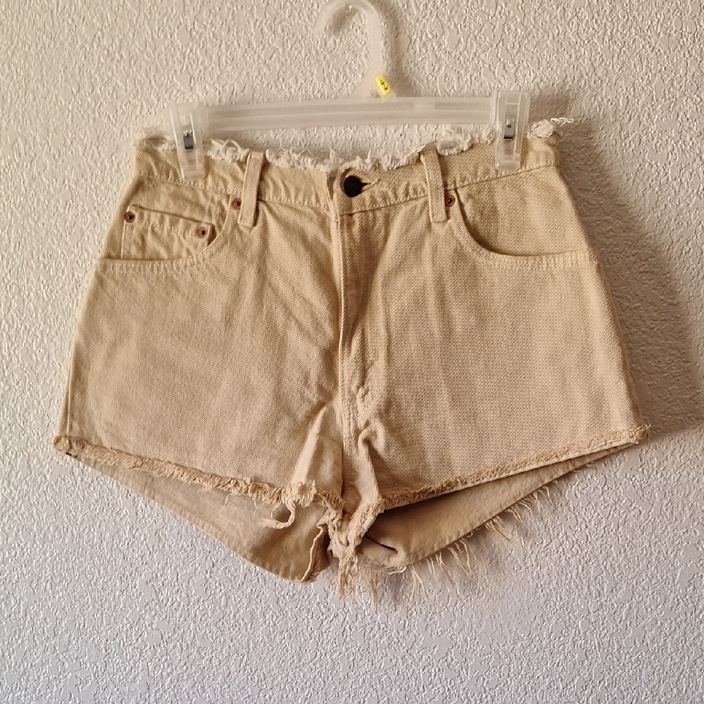 VTG Levi's High-Waisted Cut-Off Shorts
